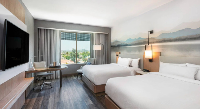 Четырёхместный номер Standard Courtyard by Marriott Los Angeles Monterey Park