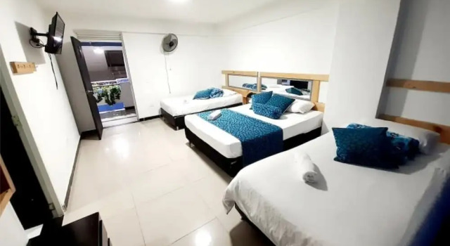 Hotel Vip 70 Medellin, Забронировать Отель Лаурелес-Эстадио Медельин, рядом с San Antonio's Square