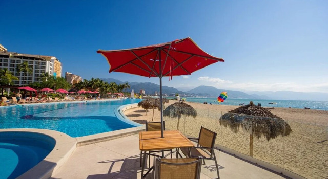 Beachfront Condo on 21st Floor, Book Apartment Puerto Vallarta Jalisco