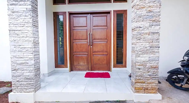 OYO Life 3451 Kost Shavero