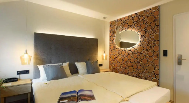 Landidyll Hotel Haus Hochstein, Забронировать Отель Отели Эслоэ 3 звезды, 3*