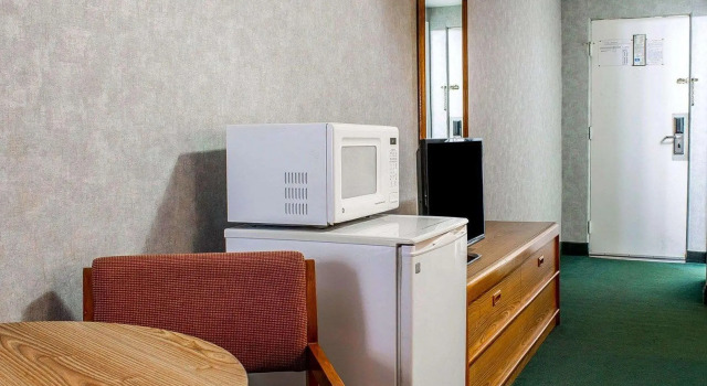 Двухместный номер Standard Days Inn by Wyndham Moosic
