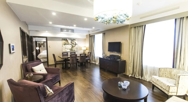 Howard Johnson Grand Plaza Hotel, Đặt Khách sạn Khách sạn ở Bucharest có hồ bơi, gần Ştefan cel Mare Building, Hồ bơi