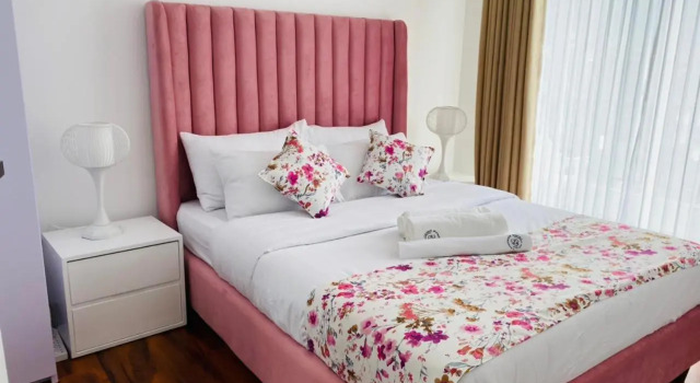 Grand Winterberry - Lake View Luxury Residence, Забронировать Отель Нувара-Элия 