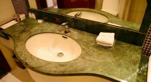 Jubin Hotel, Prenota Hotel Hotel a Hubei con parcheggio, Parcheggio
