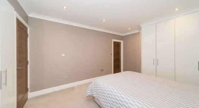 Апартаменты Newly Refurbished Flat Hyde Park London