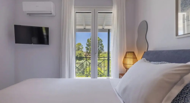 Апартаменты Deluxe с 3 комнатами с балконом и с видом на горы Oasis Luxury Residences
