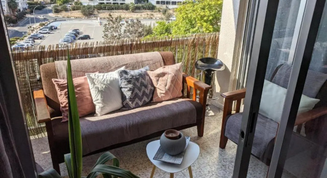 FANTASTIC 1 BED APARTMENT BY THE SEA OPPOSITE 4 SEASONS Limassol, Boek Appartement Agios Tychonas 
