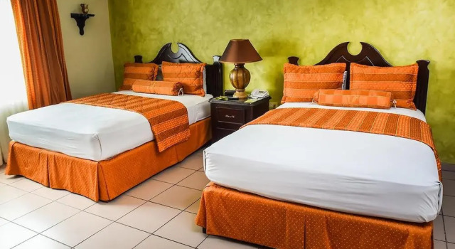 Victoria Hotel, Rezervovat Hotel Hotely v Cortés s parkováním, Parkování