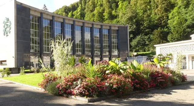 LE CASTEL DALTI, Buchen Sie Hotel Hotels in Lege mit Pool, Schwimmbad