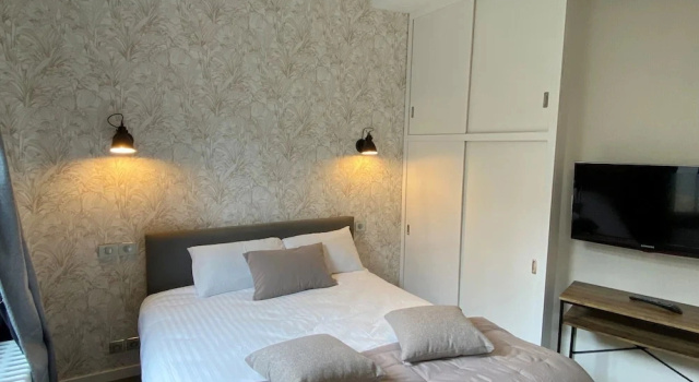 Студия с видом на сад La Villa Beaupeyrat - Appart Hôtel de charme avec cuisines équipées dans bâtisse de caractère à 400m du cœur de ville de Limoges - Accès autonome