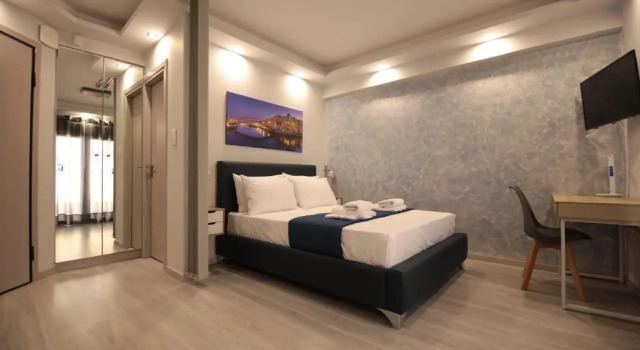Helena's studio, Book Hotel Volos 