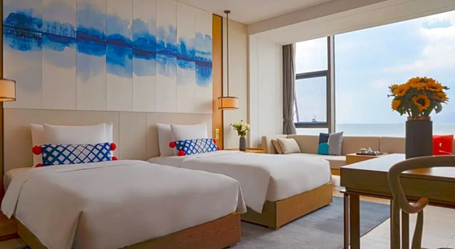 Номер Deluxe Hotel Indigo Dali Erhai by IHG