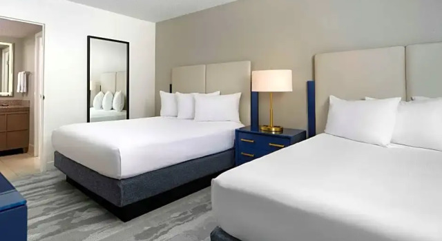 Четырёхместный люкс Accessible с видом на океан Embassy Suites by Hilton Myrtle Beach Oceanfront Resort
