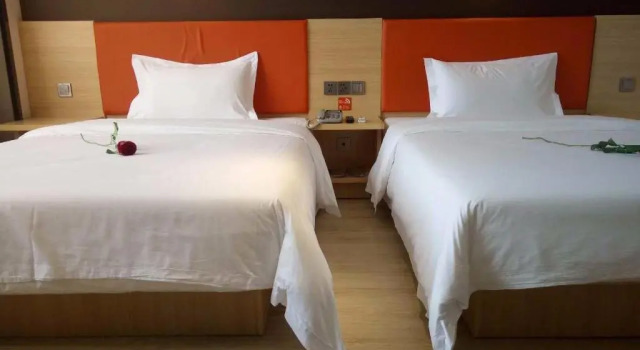 7Days Premium Weihai High-speed Rail Station Bathing Beach, Varaa Hotelli Edulliset hotellit kohteessa Shandong