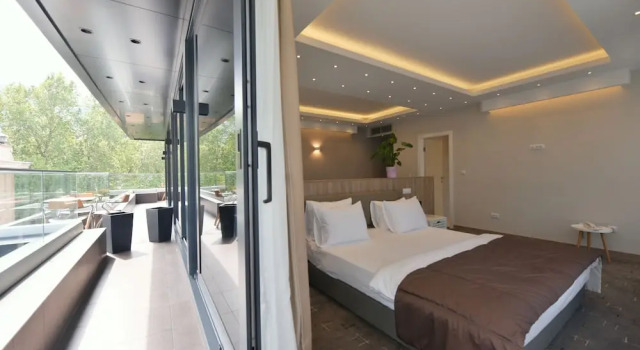 Двухместный семейный люкс Apeiro City Avant-garde Hotel