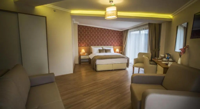Люкс Deluxe Park Square Hotel