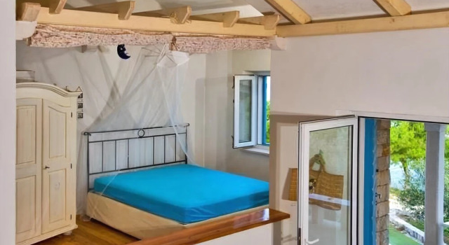 Holiday House Star
