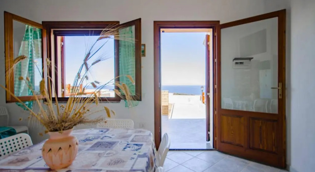 Коттедж CASA VITALIA- SUPER Vista Mare-2 camere -Giardino-BBQ - WiFi FREE-Parcheggio