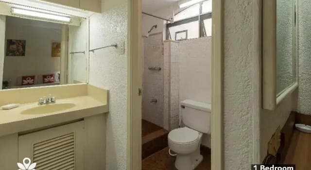 Двухместный номер Standard с балконом ZEN Rooms Broadway Court QC