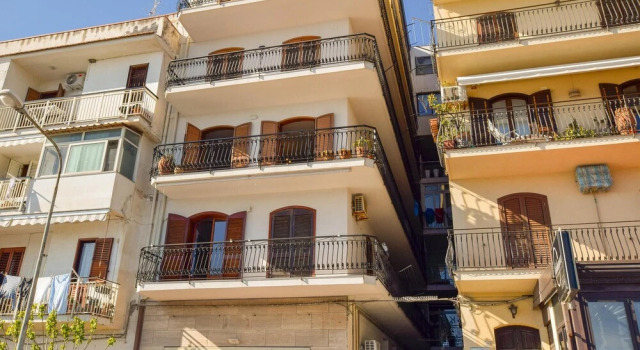 Stunning Apartment in Giardini Naxos With Wifi and 2 Bedrooms, Book Apartment Hotels in Sicily with Parking, Parking