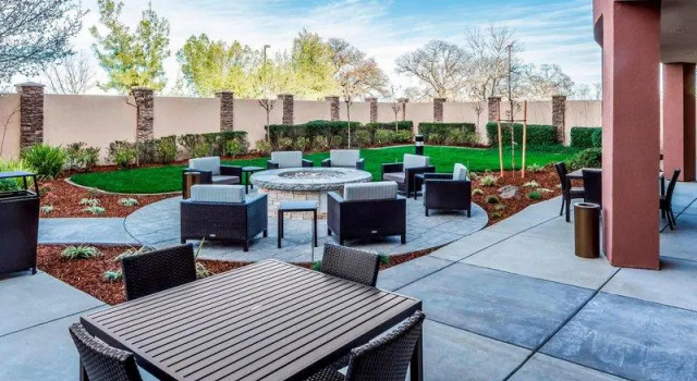Люкс Courtyard by Marriott Roseville