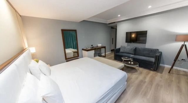 Трёхместный номер Standard с балконом Hotel Brilant Saranda