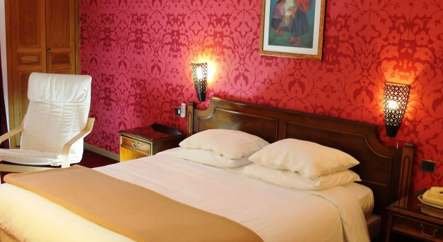 Hotel Des Tuileries, Rezerwuj Hotel Nimes Gard