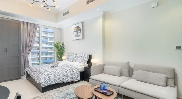 Heaven Crest Vacation Homes Downtown - Studio, 1, & 3 Bedroom Suites 2 minute walk to Dubai Mall and Burj Khalifa