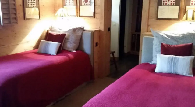 Luxurious Chalet with Hot Tub, Забронировать Шале Виллы Занен, Вилла
