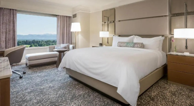 Номер Standard с видом на горы Hotel Clio, a Luxury Collection Hotel, Denver Cherry Creek