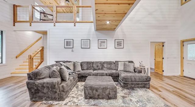 6 Mi to Broken Bow Lake: Home w/ Game Room!, Boek Vakantiehuis Hochatown Oklahoma