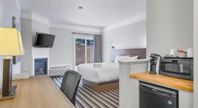 Lüks çift kişilik oda Northwinds Hotel Canmore