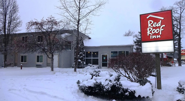 Seasons Inn Traverse City, Book Hotel Traverse City Michigan