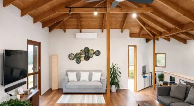3-Bedroom Coastal Escape Walk to MacMasters Beach, Book Hotel Macmasters Beach New South Wales