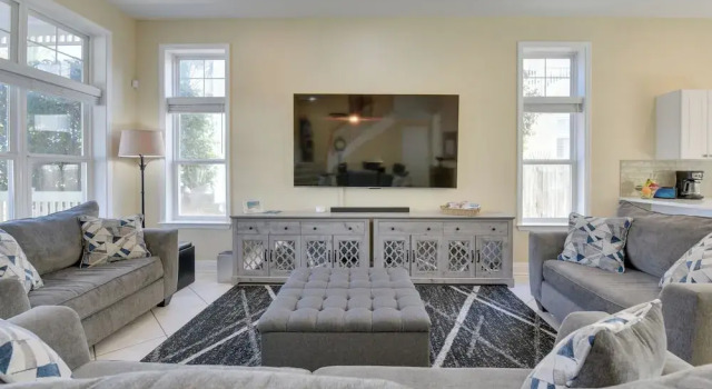 Breathtaking Santa Rosa Beach Home < 1 Mi to Gulf!, Забронировать Дом для отпуска Виллы Санта-Роза-Бич, Вилла