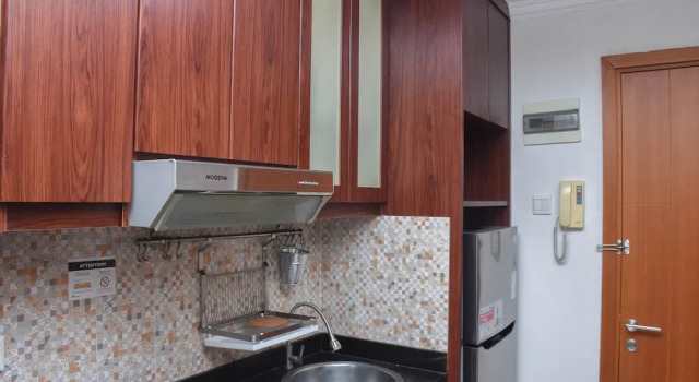 Апартаменты Great Location And Comfy 1Br Apartment At Woodland Park Residence