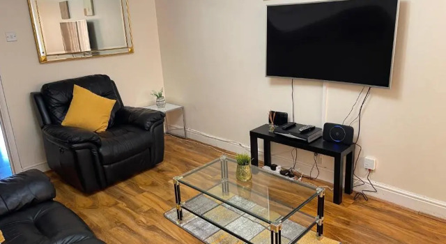 Коттедж Abkat Three Bedroom Home