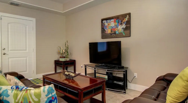 Mi Casa Tu Casa Downstairs 1 Bedroom 1 Bathroom Duplex