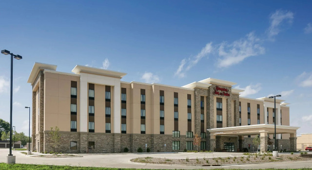Кровать в общем номере Hampton Inn & Suites Mason City