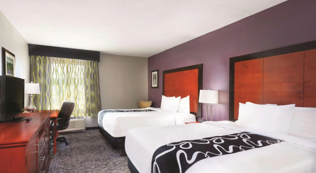 Четырёхместный номер Standard La Quinta by Wyndham Knoxville North I-75