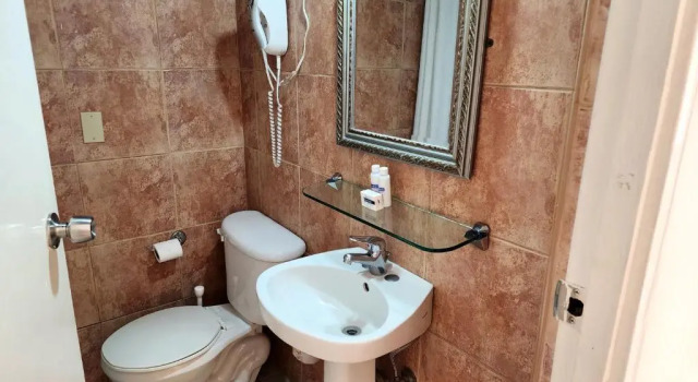 Полулюкс Altamont West Hotel