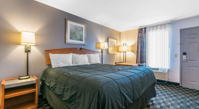 Studio 6 Suites Louisville, KY – Airport/Expo Center, จอง โรงแรม ลุยส์วิลล์ Louisville Metropolitan Area