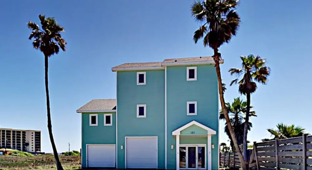 121 12Th Street - Three Bedroom Home