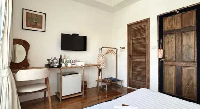 Двухместный номер Economy с балконом Hotel Yayee