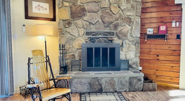 3 Bears Lodge by Taylor Made Deep Creek, Buchen Sie Ferienhaus Hotels in Maryland mit Parkplatz, Parkplätze