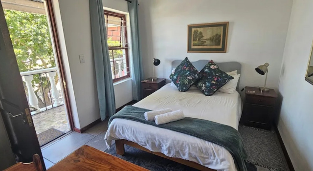 Двухместный номер Standard с балконом и с видом на горы Kelkiewyn Guesthouse Caledon