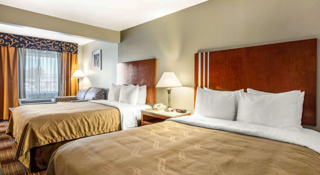 Четырёхместный номер Standard Quality Inn Memphis Airport