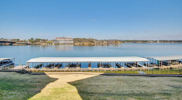 Апартаменты Million-dollar Views: Condo on Lake Hamilton!
