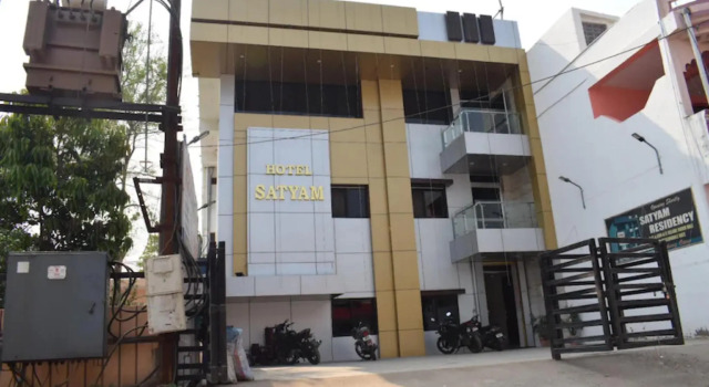 Goroomgo Satyam Residency Jabalpur, Забронировать Отель Отели штата Махараштры 3 звезды, 3*